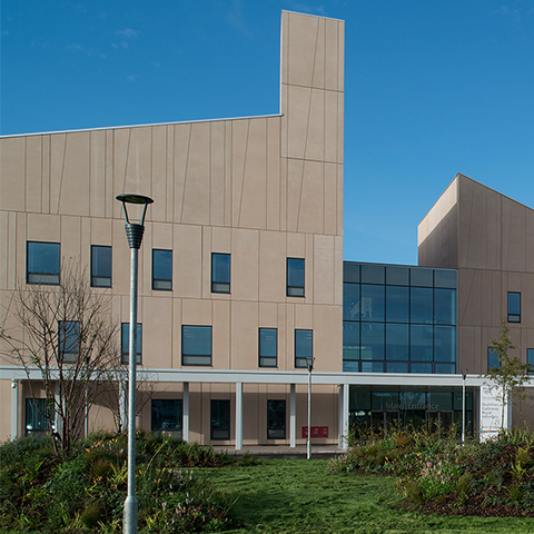 Dumfries and Galloway Royal Infirmary, Ryder Architecture in collaboration with NBBJ